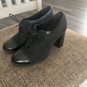 Shoes - NINE WEST Nostalgia Black Textile/Leather Lace Up Block Heel 6M
